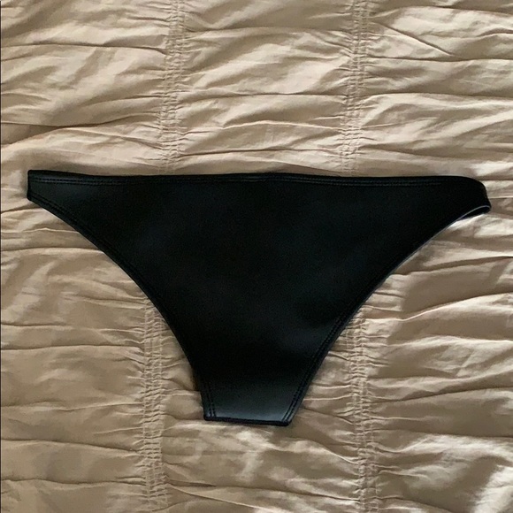 Black Hoaka Swimwear - Picture 2 of 3